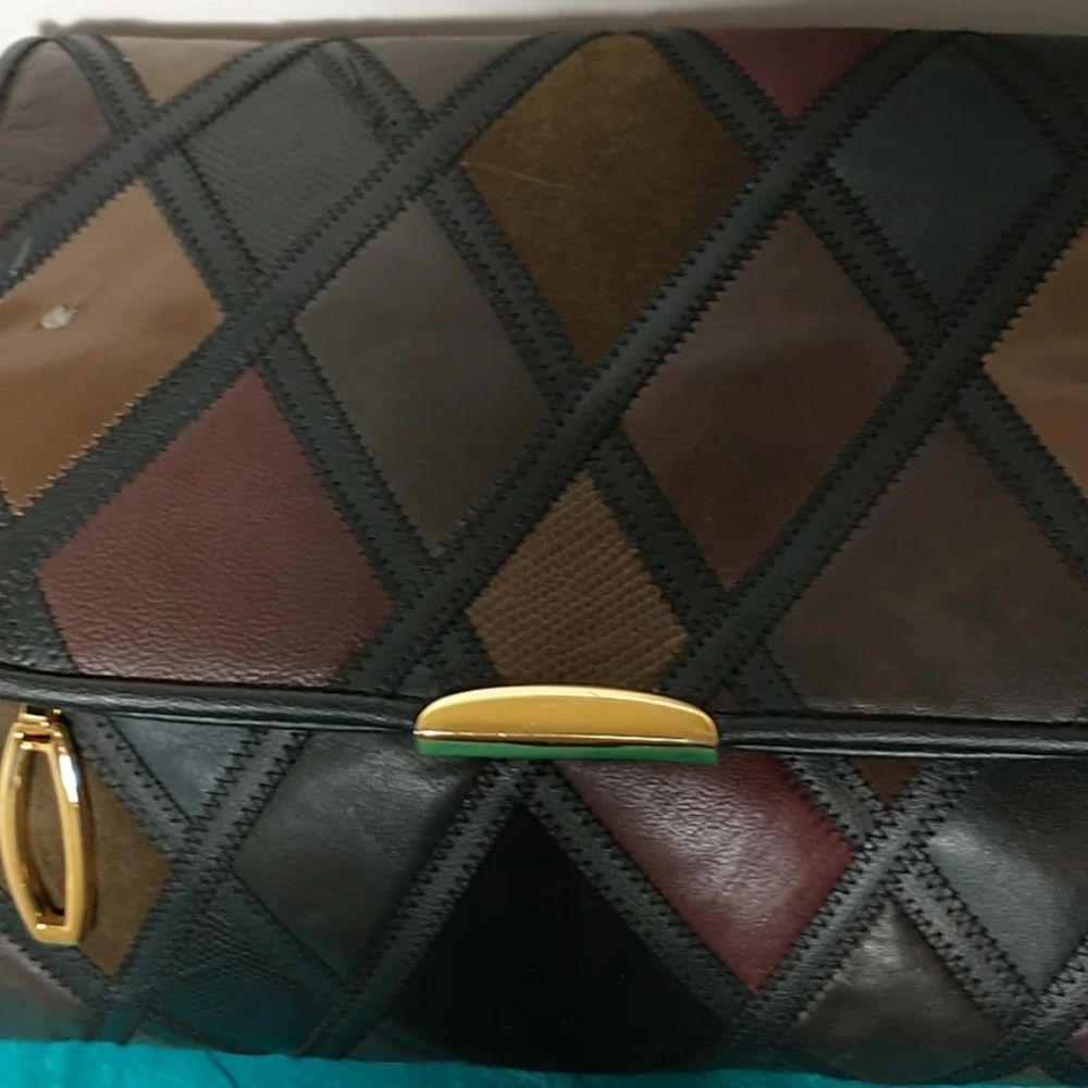 Cabin Creek women's shoulder bag.